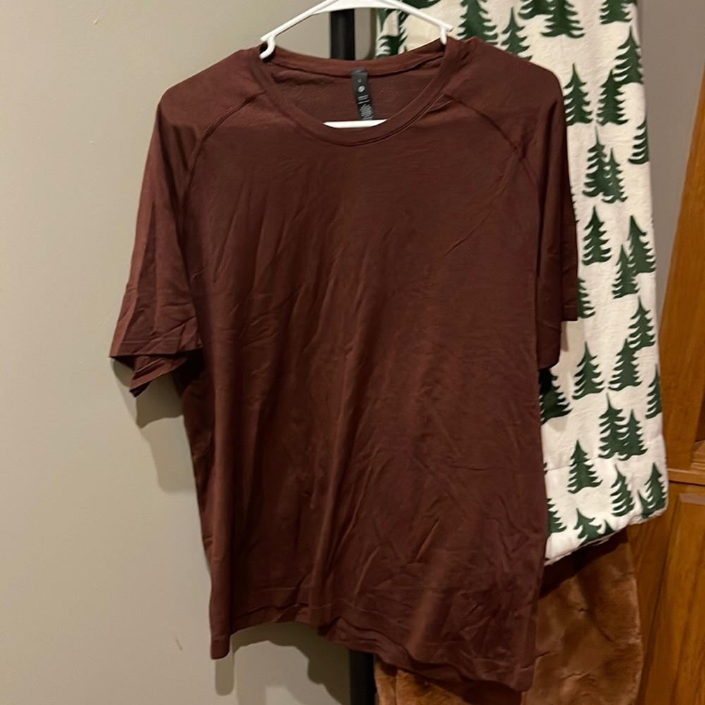 Lulu lemon shirt